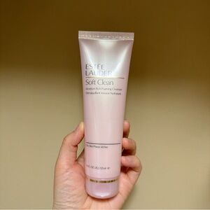 Estee Lauder Soft Clean Moisture Rich Foaming Cleanser — Light Pink